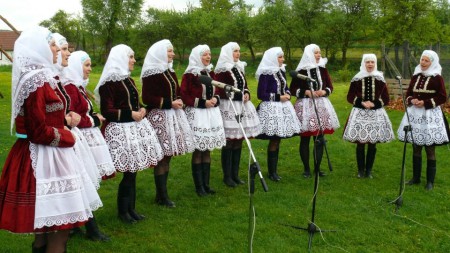 Zpívání pod májů Moravany 4.5.2013